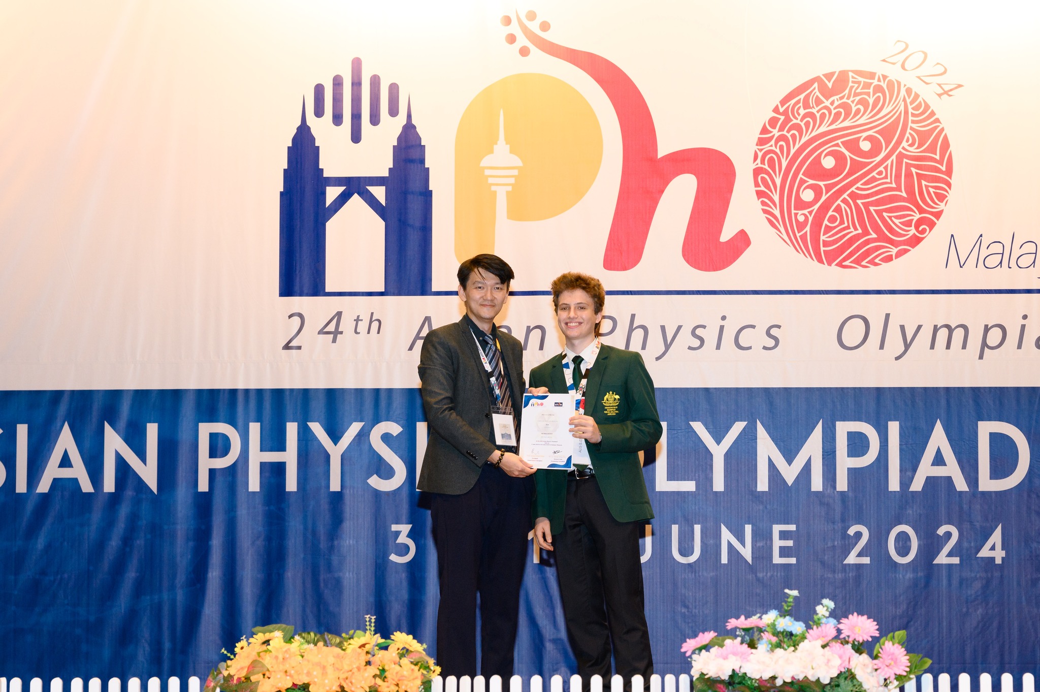 From Facebook APhO 2024 James