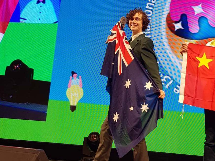 IESO 2019 - Maxwell Etherington wins Gold